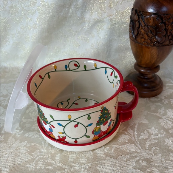 Temp-Tations Christmas Mug with Lid and Plate - Picture 3 of 9